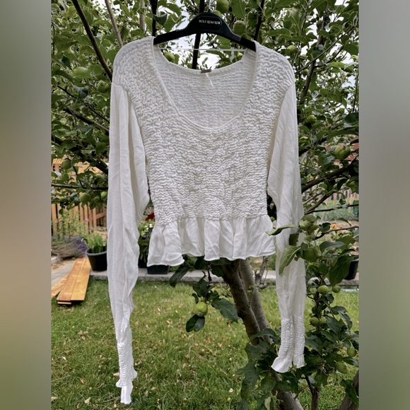FREE PEOPLE Free Spirit Smocked Bust Blouse with Draped Sleeves, White - Sz L - Picture 3 of 17